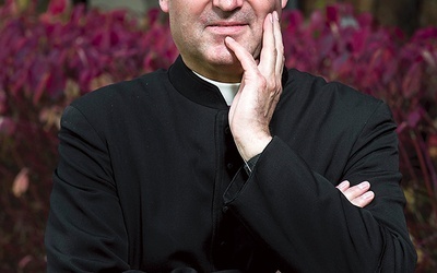 Kapłan od lat posługuje w Poradni Caritas w Łowiczu.