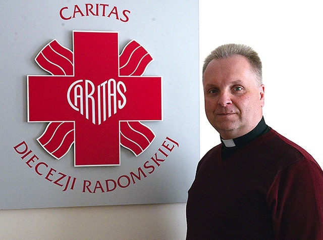 ▲	Ks. Robert Kowalski dziękuje za wspieranie projektów pomagających w walce z pandemią.