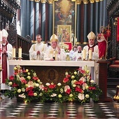 ▲	Liturgii przewodniczył i homilię wygłosił metropolita gdański.