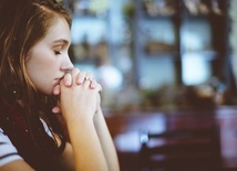 35 proc. uczniów modli się wobec zagrożenia koronawirusem