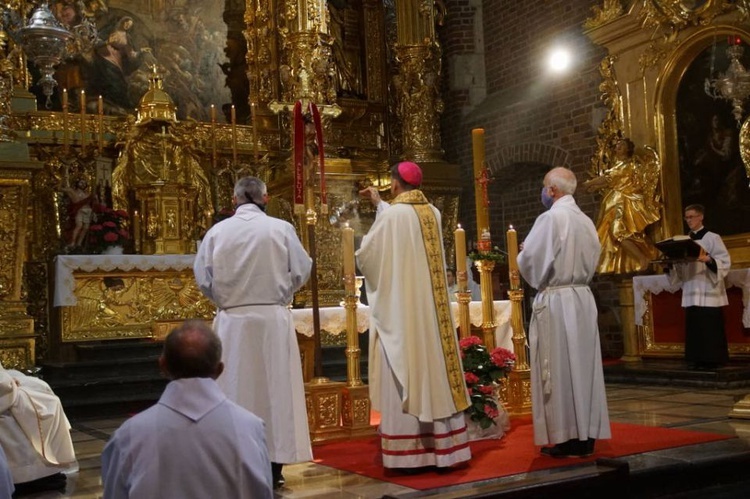 Msza św. z nadzwyczajnymi szafarzami archidiecezji krakowskiej