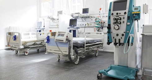 Poranny czwartkowy raport koronawirusowy MZ: Najnowsze statystyki zakażeń, zgonów i wyzdrowień