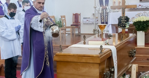 Bez Boga żadna myśl nie jest dobra. Pożegnanie ks. Ireneusza Żejmy