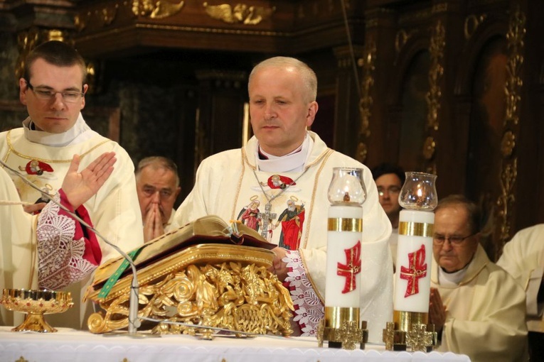 Msza św. w Sanktuarium św. Józefa w Kaliszu pod przewodnictwem bp. Marka Mendyka