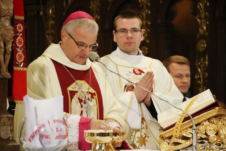 Msza św. w Sanktuarium św. Józefa w Kaliszu pod przewodnictwem bp. Marka Mendyka