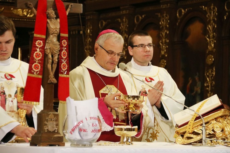 Msza św. w Sanktuarium św. Józefa w Kaliszu pod przewodnictwem bp. Marka Mendyka