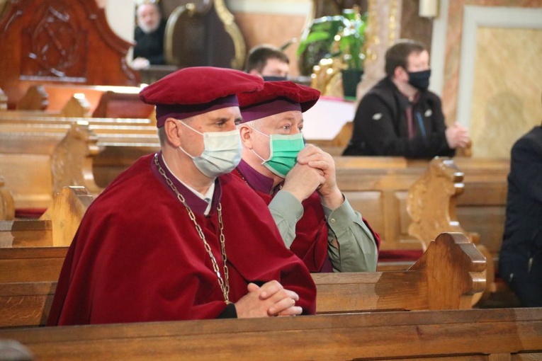 Msza św. w Sanktuarium św. Józefa w Kaliszu pod przewodnictwem bp. Marka Mendyka