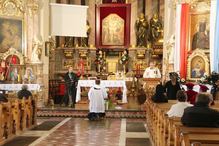 Msza św. w Sanktuarium św. Józefa w Kaliszu pod przewodnictwem bp. Marka Mendyka