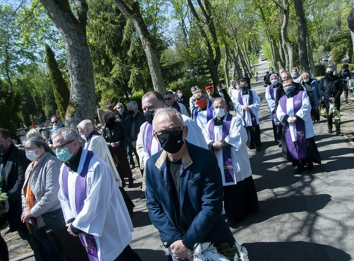 Pogrzeb ks. Ireneusza Żejmy