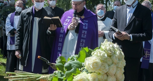 Pogrzeb ks. Ireneusza Żejmy