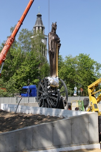 Knurów. Św. Barbara trafiła na pomnik