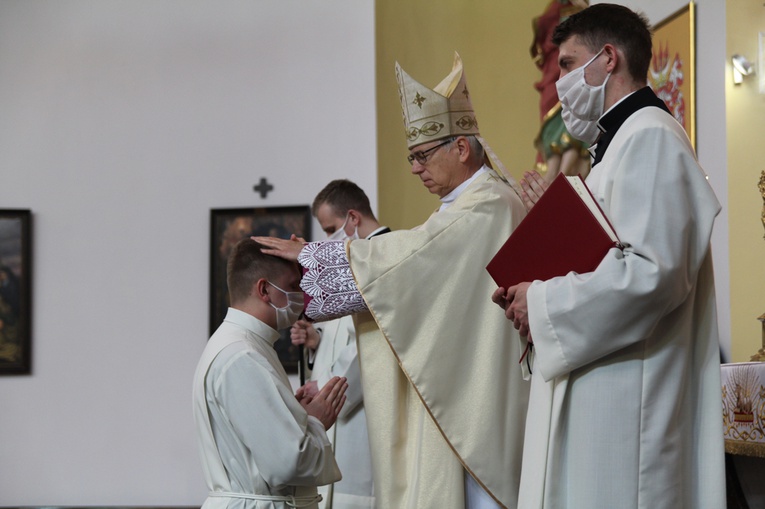 Święcenia diakonatu w Oleśnicy