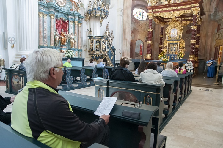 Pierwsza lekcja w Skrzatuskiej Szkole Modlitwy