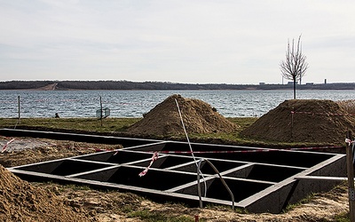 Powstają m.in. przebieralnie i toalety.