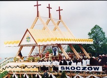 ▼	Ołtarz, przy którym Jan Paweł II przewodniczył Eucharystii.