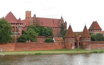 	Ze względów bezpieczeństwa atrakcje będą udostępniane stopniowo.