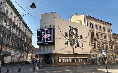 Tak pod koniec marca wyglądała okolica teatru Bagatela, na co dzień jedno z zatłoczonych miejsc w centrum Krakowa.