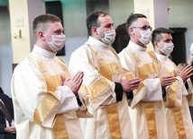 Diakoni w maseczkach – to na pewno zapamiętamy z tegorocznych święceń.