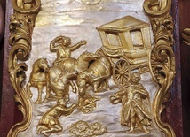 Barokowa płaskorzeźba na ambonie przedstawia cudowne wydarzenie z 1453 roku. 