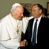 Serdecznym przyjacielem Karola Wojtyły z czasów szkolnych był Jerzy Kluger. Przyjaźń ta przetrwała całe życie, a kiedy kard. Wojtyła został papieżem, wielokrotnie spotykał się z przyjacielem mieszkającym w Rzymie.