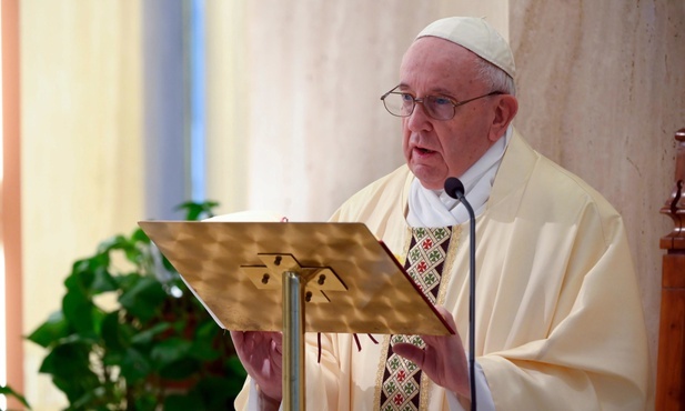 Papież wzywa do modlitwy o pokój i zakończenie pandemii w jedności z Maryją z Fatimy