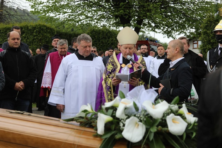 Pogrzeb śp. ks. Michała Klisia w Międzybrodziu Żywieckim