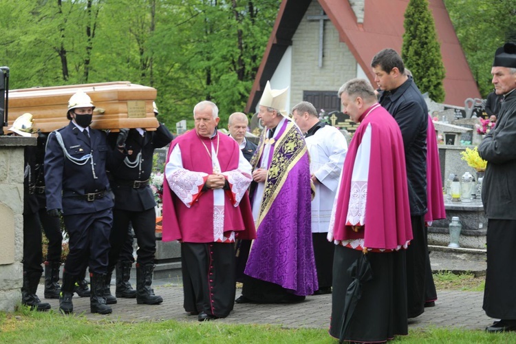 Pogrzeb śp. ks. Michała Klisia w Międzybrodziu Żywieckim