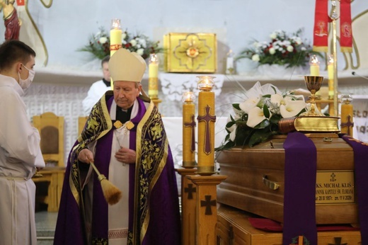 Pogrzeb śp. ks. Michała Klisia w Międzybrodziu Żywieckim
