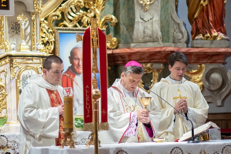 Msza św. z okazji 100. rocznicy urodzin św. Jana Pawła II w Świdnicy