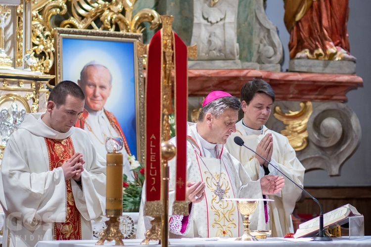 Msza św. z okazji 100. rocznicy urodzin św. Jana Pawła II w Świdnicy