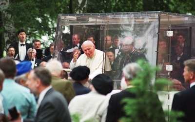 Bukiet Miłosierdzia na 100. urodziny Karola Wojtyły - Jana Pawła II