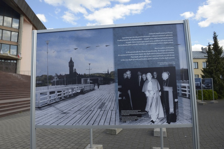 Wystawa poświęcona Janowi Pawłowi II 