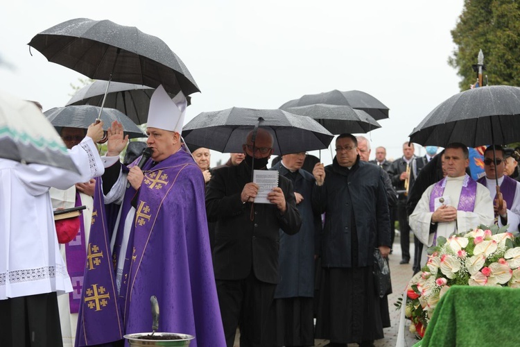 Pogrzeb śp. ks. Jana Drzyzgi w Górkach Wielkich