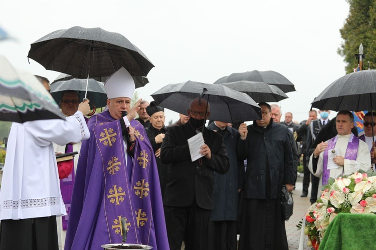 Pogrzeb śp. ks. Jana Drzyzgi w Górkach Wielkich