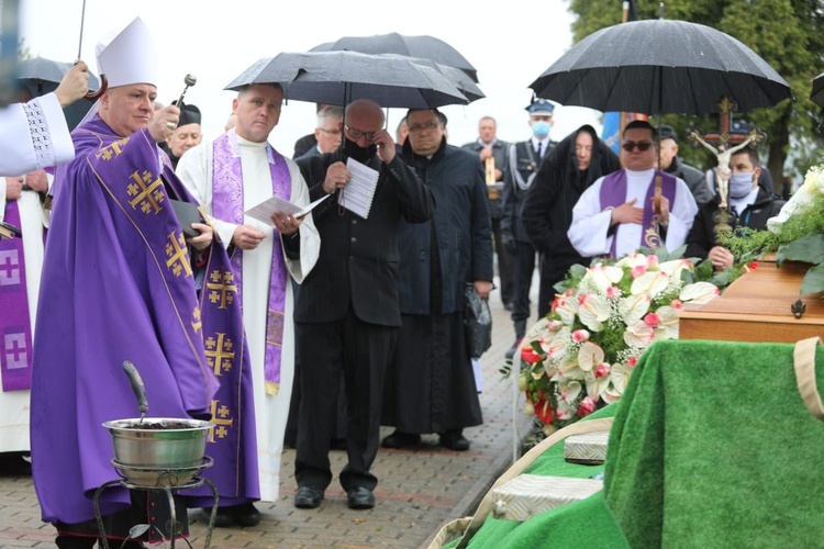 Pogrzeb śp. ks. Jana Drzyzgi w Górkach Wielkich