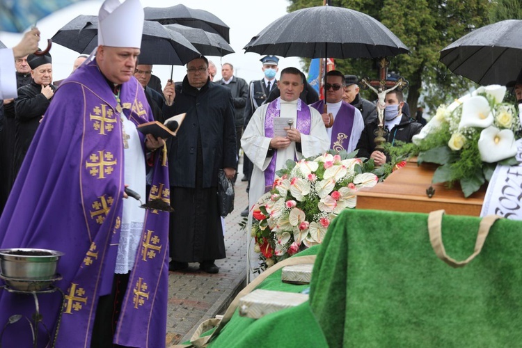 Pogrzeb śp. ks. Jana Drzyzgi w Górkach Wielkich