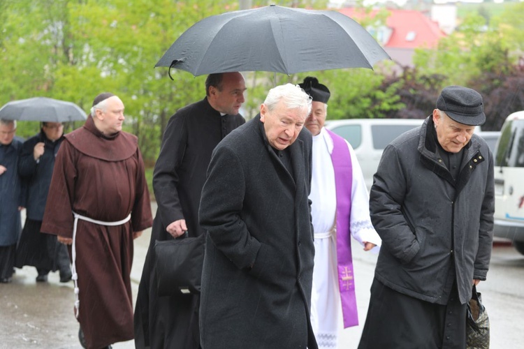 Pogrzeb śp. ks. Jana Drzyzgi w Górkach Wielkich