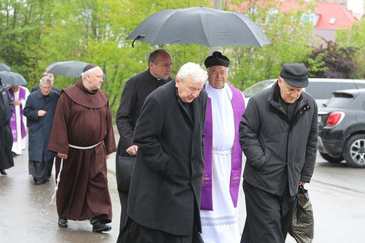 Pogrzeb śp. ks. Jana Drzyzgi w Górkach Wielkich