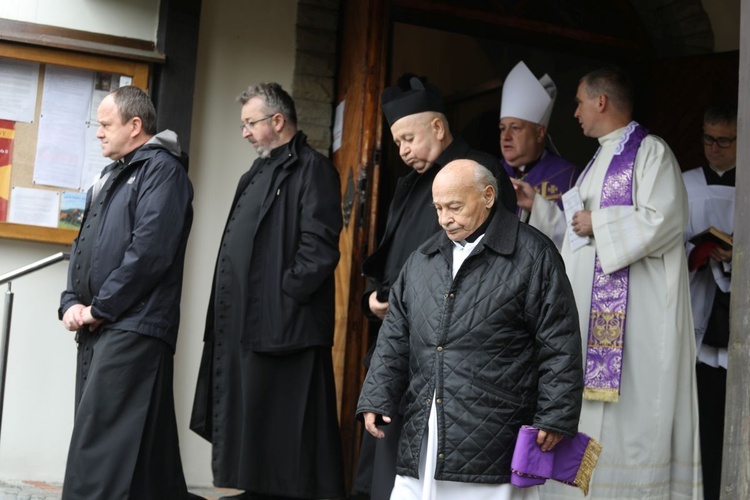 Pogrzeb śp. ks. Jana Drzyzgi w Górkach Wielkich