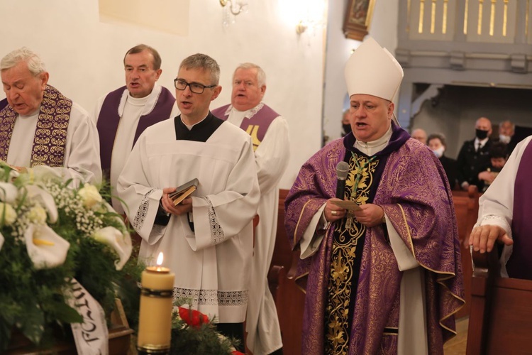 Pogrzeb śp. ks. Jana Drzyzgi w Górkach Wielkich