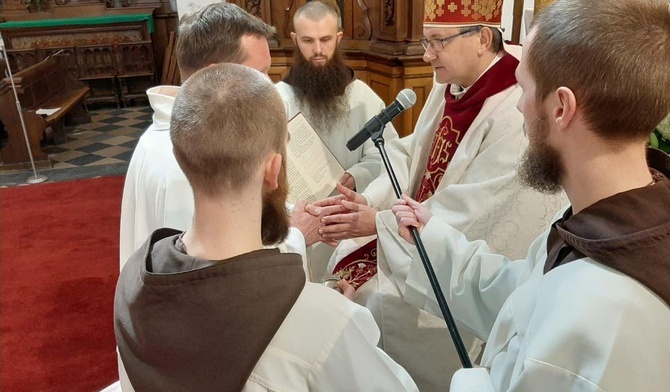 Święcenia u kapucynów. Być z tymi, którzy źle się mają