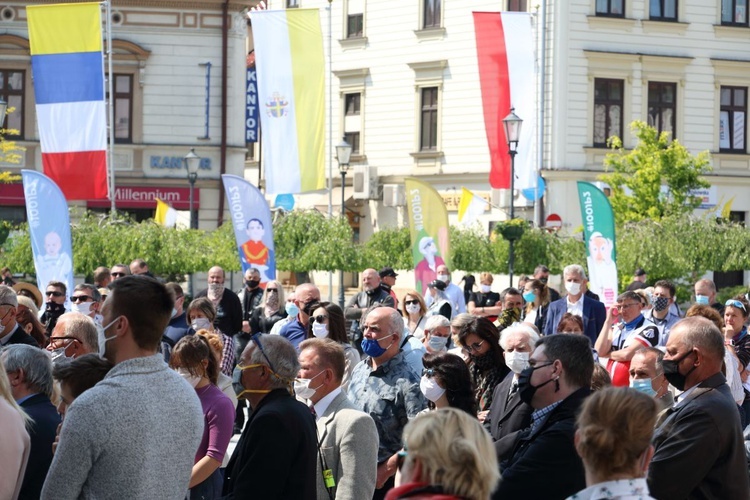 Wadowice. Msza św. z okazji setnej rocznicy urodzin św. Jana Pawła II