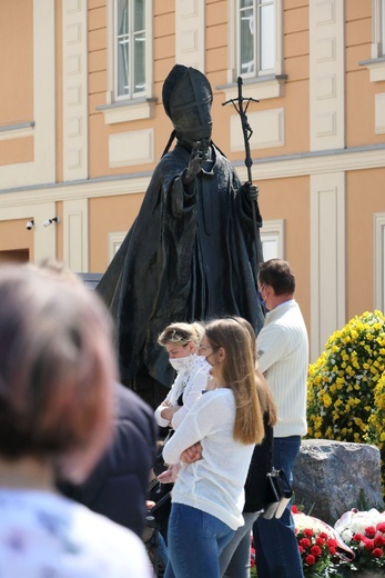 Wadowice. Msza św. z okazji setnej rocznicy urodzin św. Jana Pawła II