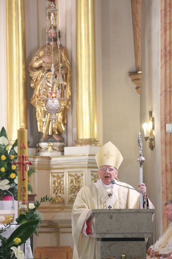 Wadowice. Msza św. z okazji setnej rocznicy urodzin św. Jana Pawła II