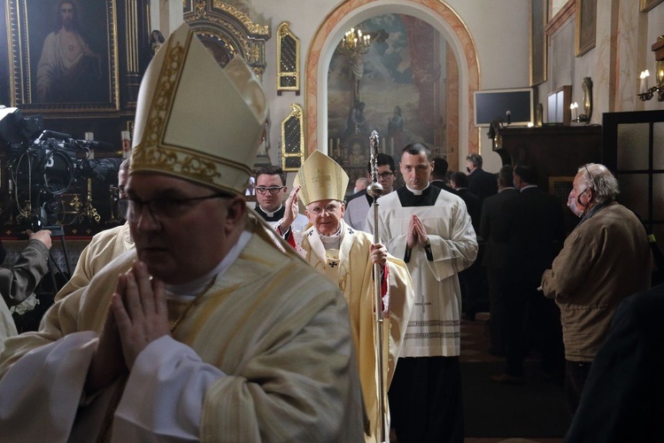 Wadowice. Msza św. z okazji setnej rocznicy urodzin św. Jana Pawła II