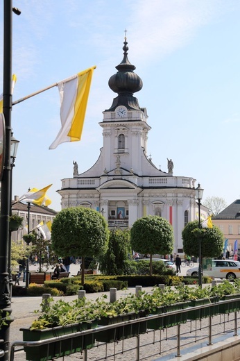 Wadowice. Msza św. z okazji setnej rocznicy urodzin św. Jana Pawła II