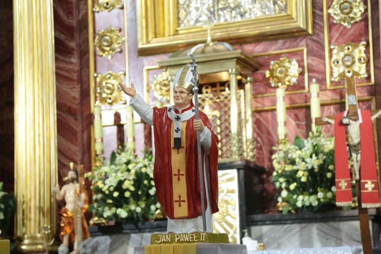 Zaborów. Poświęcenie figury św. Jana Pawła II