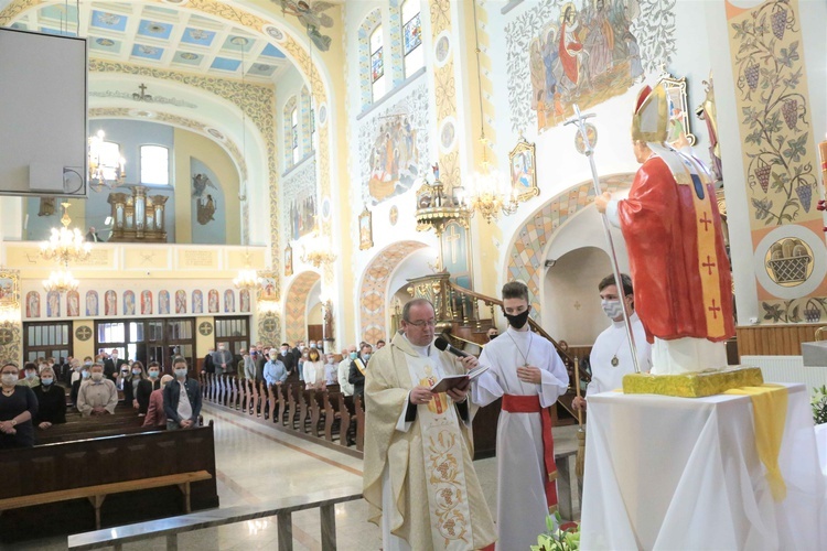 Zaborów. Poświęcenie figury św. Jana Pawła II