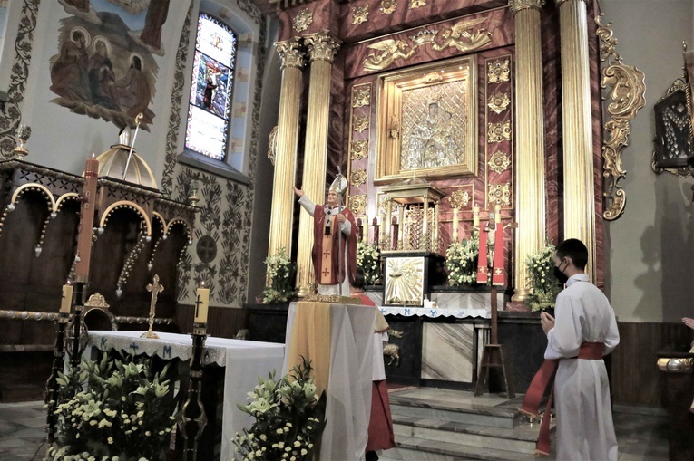 Zaborów. Poświęcenie figury św. Jana Pawła II