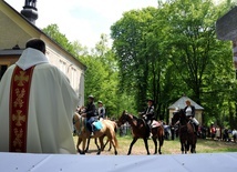 Na Górze Świętej Anny spotkali się miłośnicy koni i konnych zaprzęgów